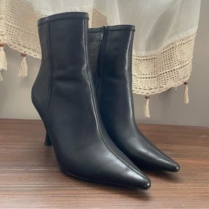 Steve Madden Brecken Black Leather Heeled Boot / Bootie